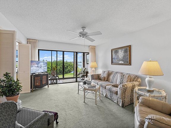4th image of 175 SE Saint Lucie Boulevard #1