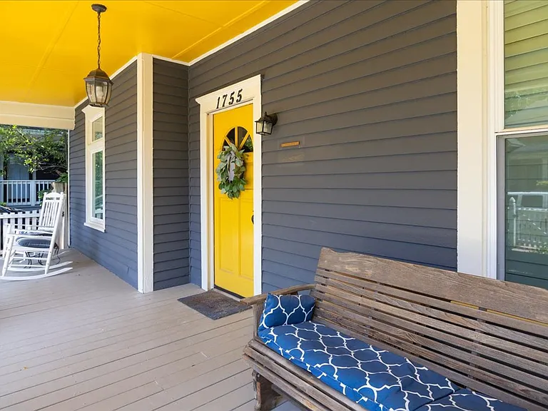 1755 Lyle Ave — Photo 3