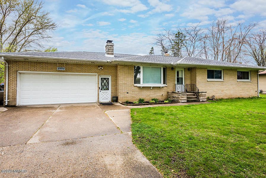 1st image of 2554 Woodley Dr