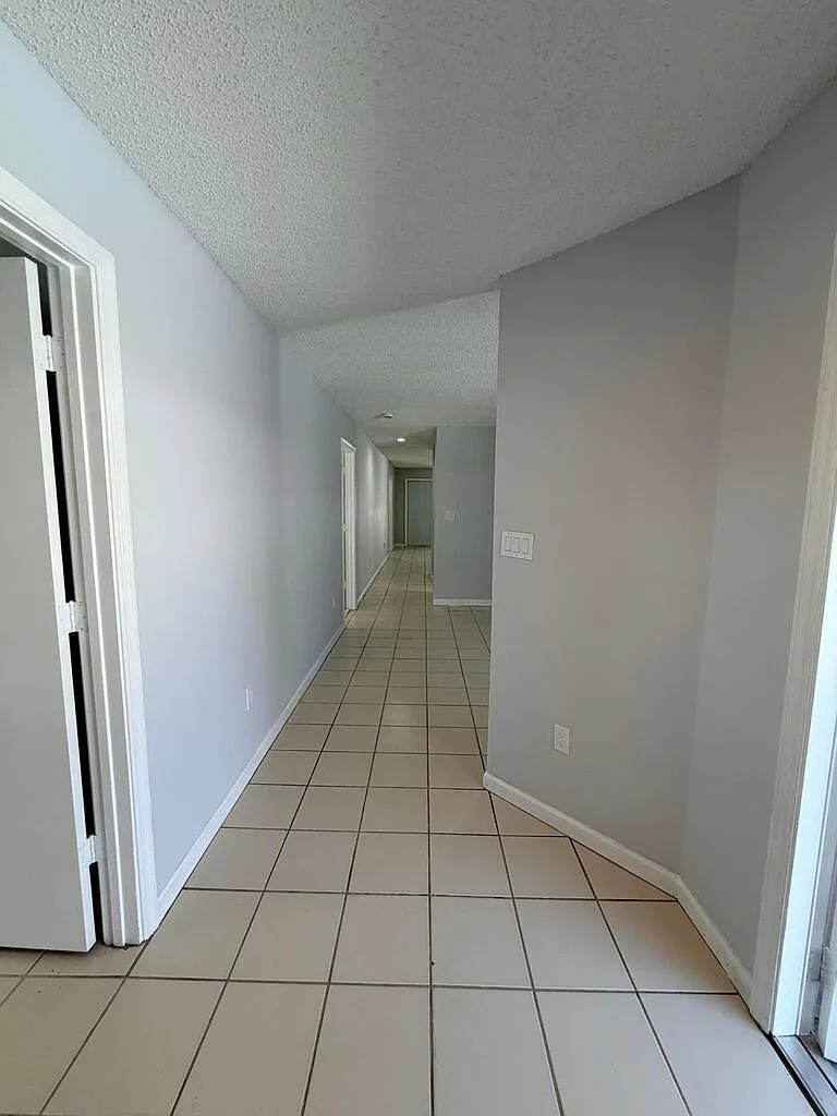 Building Photo - 182 Sparrow Dr