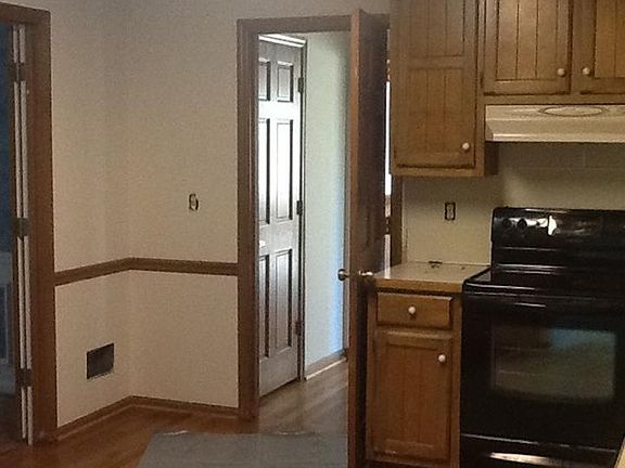 4th image of 970 Thornbush Ct
