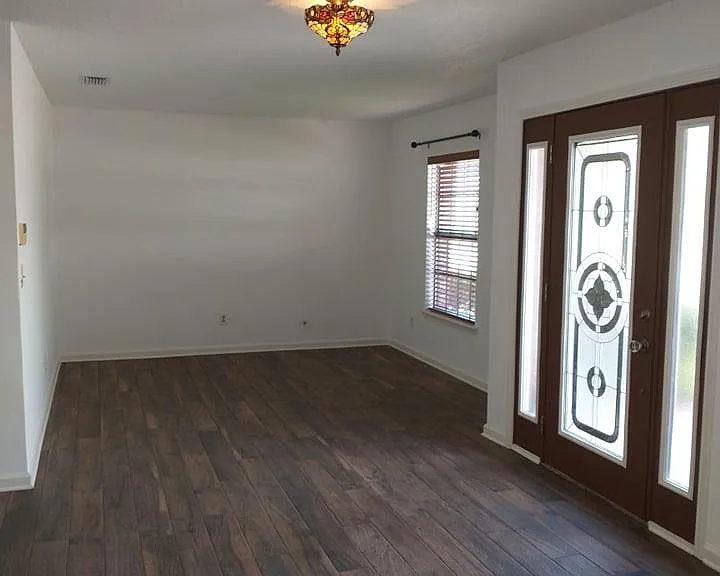 6979 Seaboard Ave — Photo 2