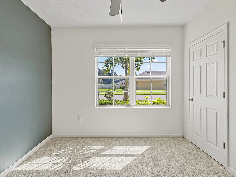 465 Sorrento Dr — Photo 26