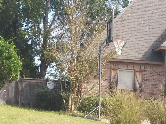 3rd image of 131 Bear Creek Cir