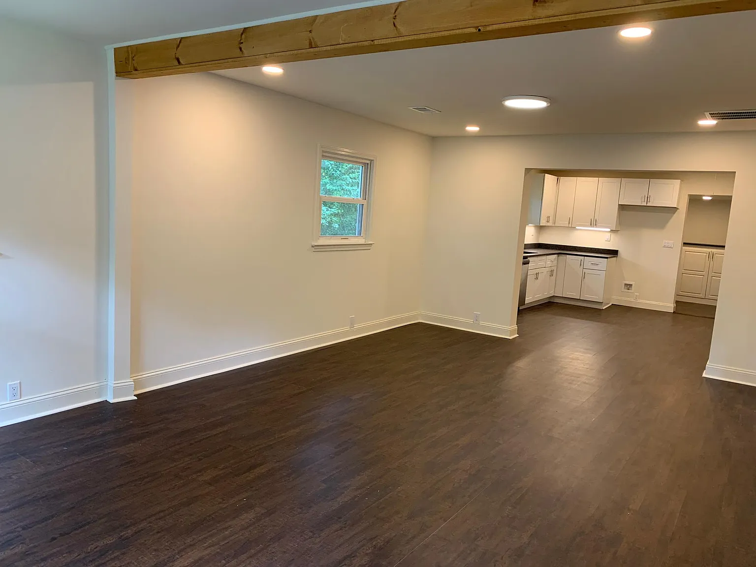 2 bed, 908 sqft, $1,850 — Photo 2