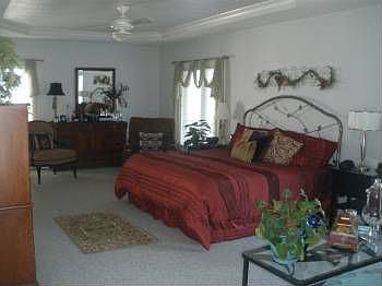 4th image of 504 Surfside Ave