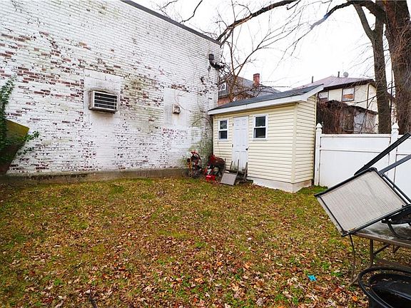 3rd image of 28 Cowen Pl