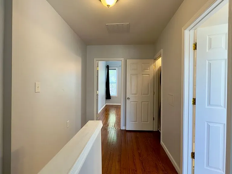 934 S East Ave — Photo 17