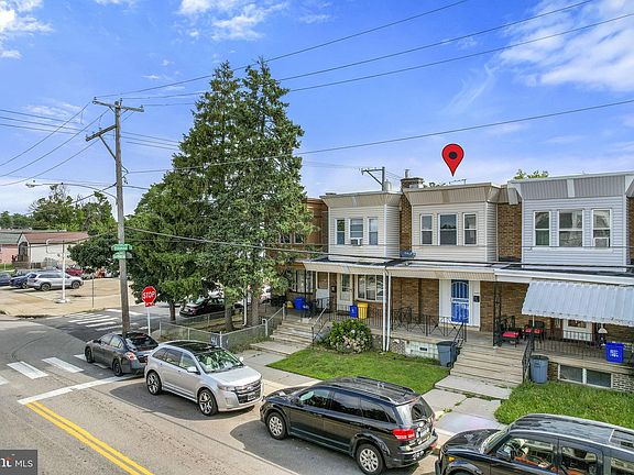 2nd image of 4605 Sheffield Ave