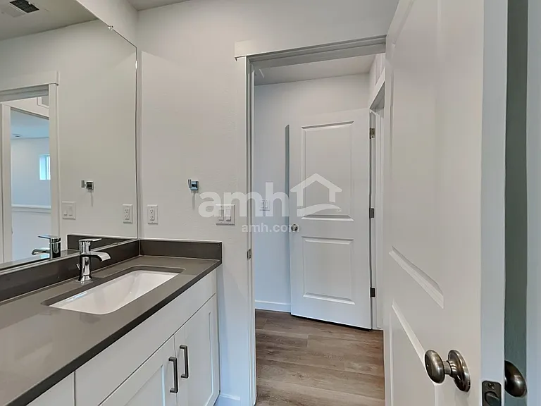 310 N Addison Way — Photo 11