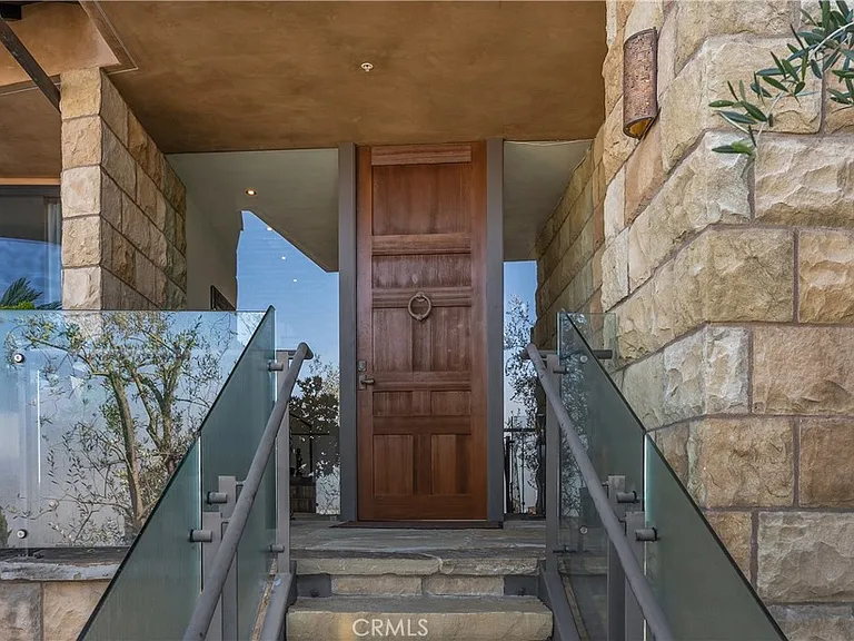 2378 Crestview Dr — Photo 9