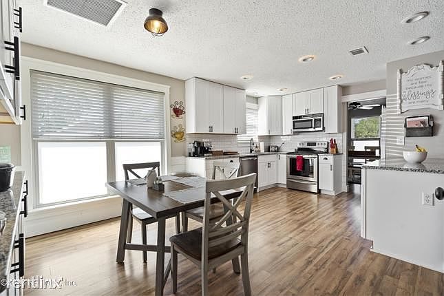 1st image of 817R Basswood Ct