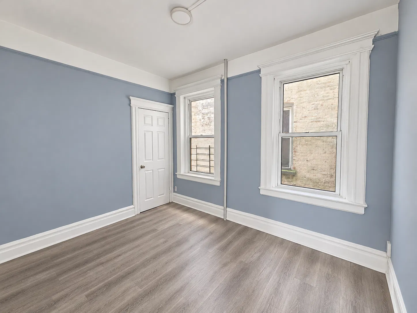 3 bed, 1000 sqft, $2,095 — Photo 2
