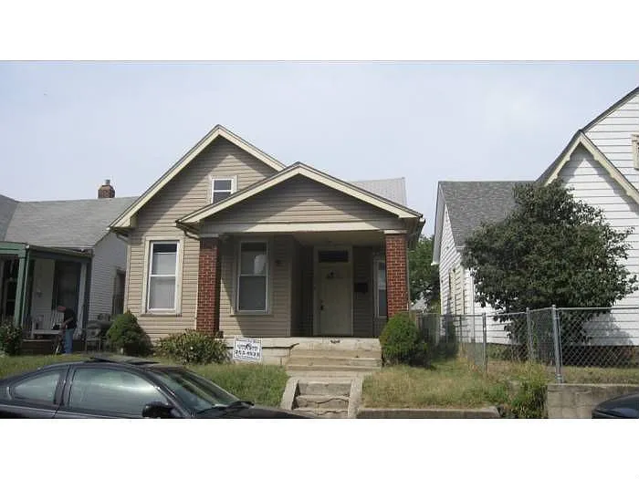 714 Parkway Ave photo 1