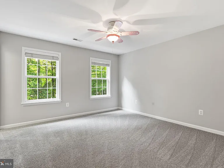 100 Spyglass Ln — Photo 33