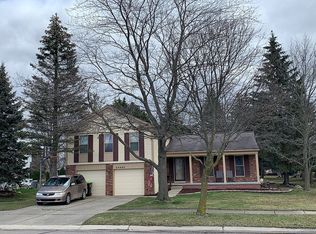 24490 Jamestowne Rd, Novi, MI 48375