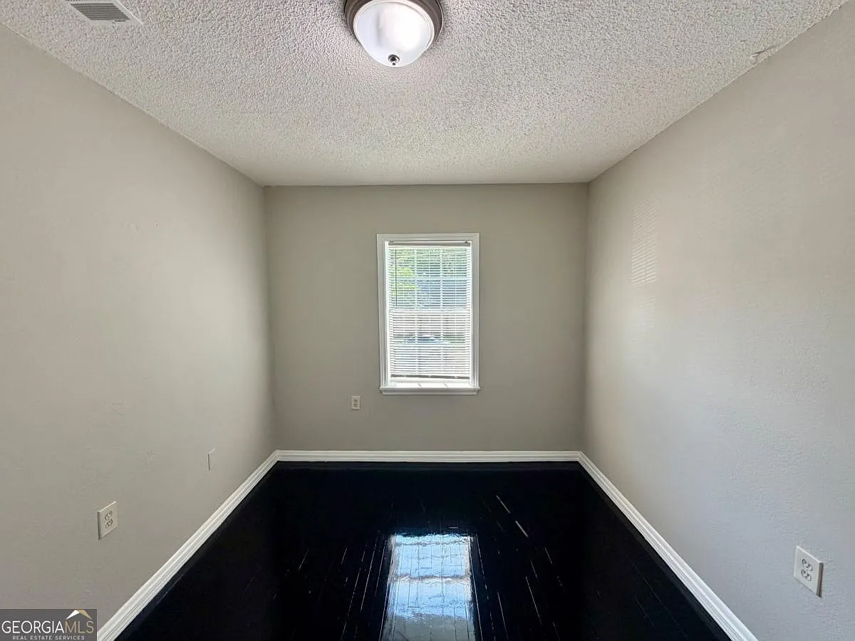 2 bed, 1.0 bath, 676 sqft, $1,095 — Photo 4