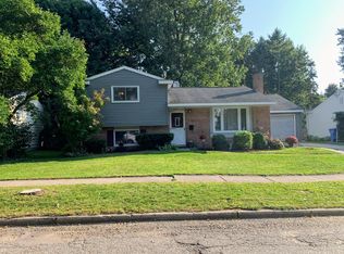 2800 Greenbriar Ave, Lansing, MI 48912