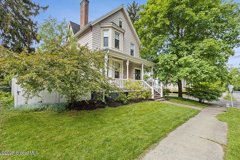 2nd image of 74 Pinewoods Avenue
