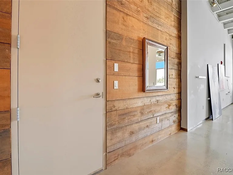 302 SE Broadway St #460 — Photo 9
