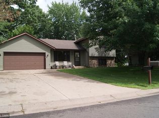6307 Cougar Trl, North Branch, MN 55056