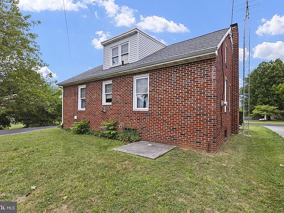 4th image of 203 Park Heights Blvd