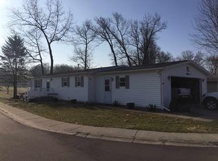 727 Spenser Ln, Linden, MI 48451