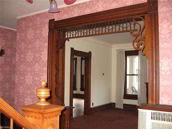 5th image of 205 Washington St
