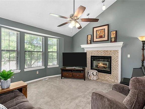3rd image of 537 SE Ashton Ct