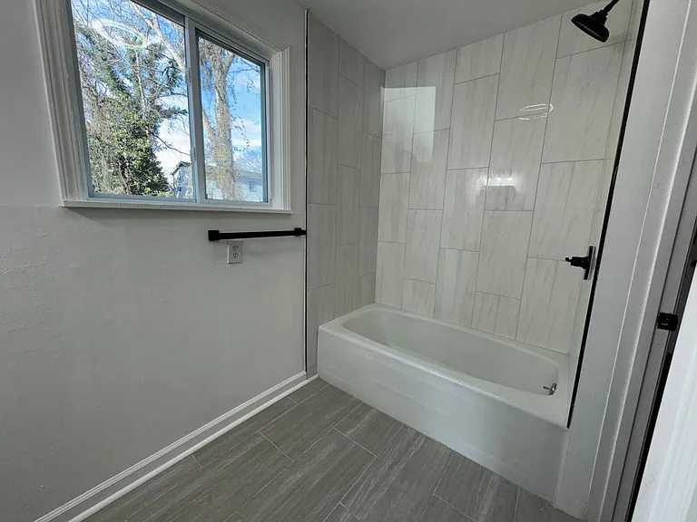 818 Maple Ave SW — Photo 10