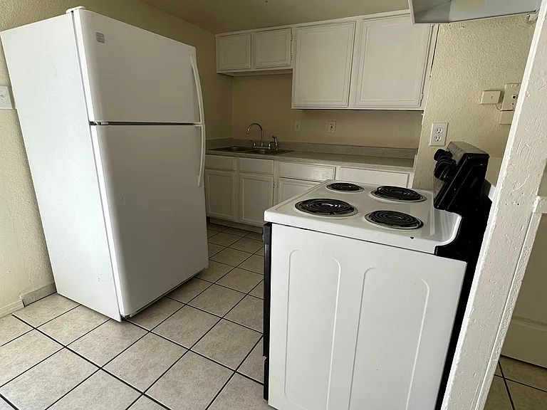 Spacious Townhomes near Fairgrounds — Photo 3