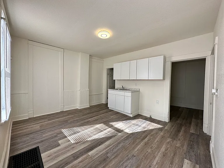 2700 W Marquette St — Photo 5