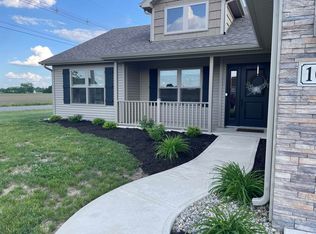 1010 Farmington Dr, Bluffton, IN 46714