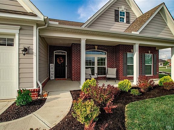 3rd image of 2241 Larkspur Dr