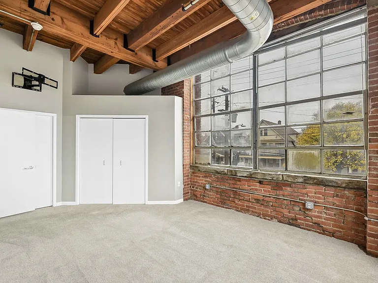 SoHo Lofts — Photo 17