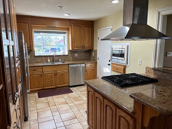 2nd image of 1182 Miller Ave