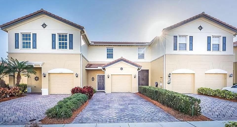 1st image of 1060 Cheval Dr