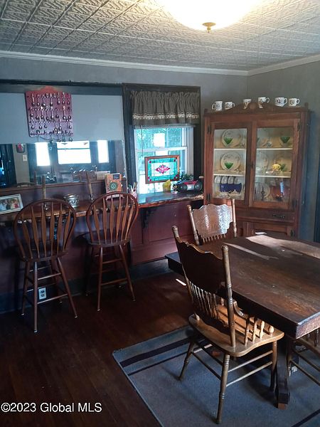 3rd image of 410 N Market Street
