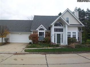 315 E Stonebrooke Ct #33, Orange, OH 44022