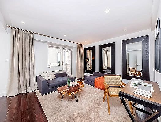 5th image of 423 West St #5