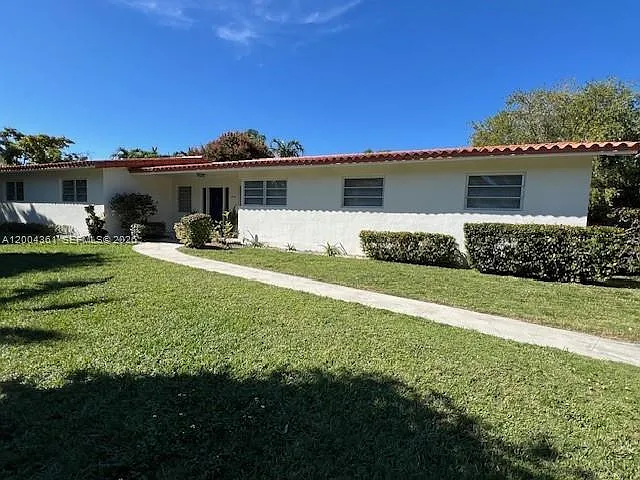 4 bed, 2.0 bath, $5,500 — Photo 3