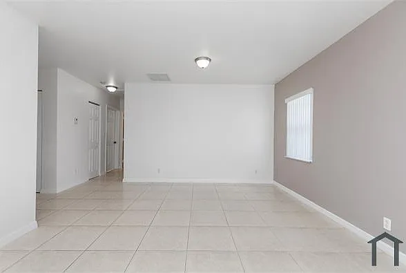 22 SW 6th St #1 — Photo 15