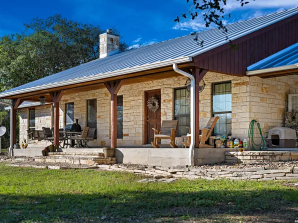 7869 County Road 203, Beeville, TX 78102