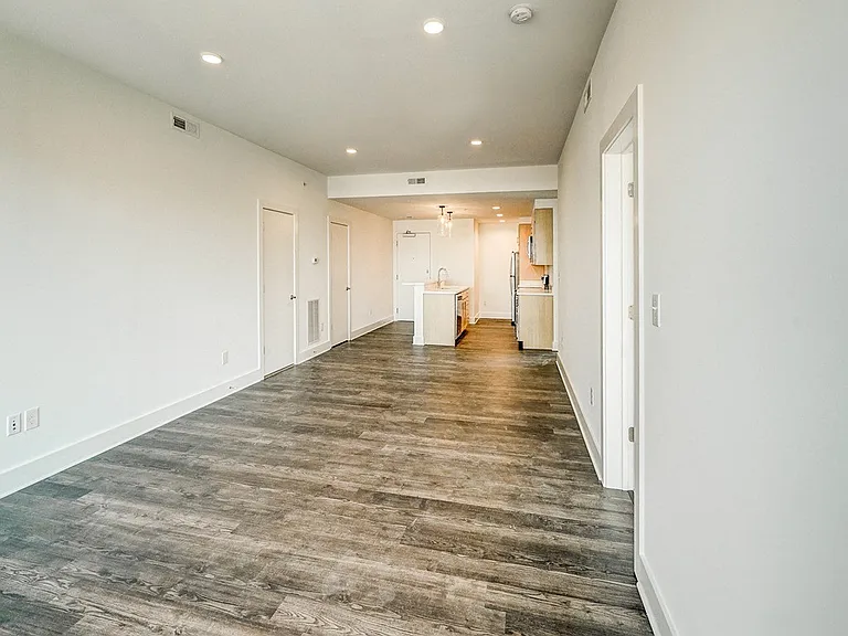 Riverside Village Apartments — Photo 67