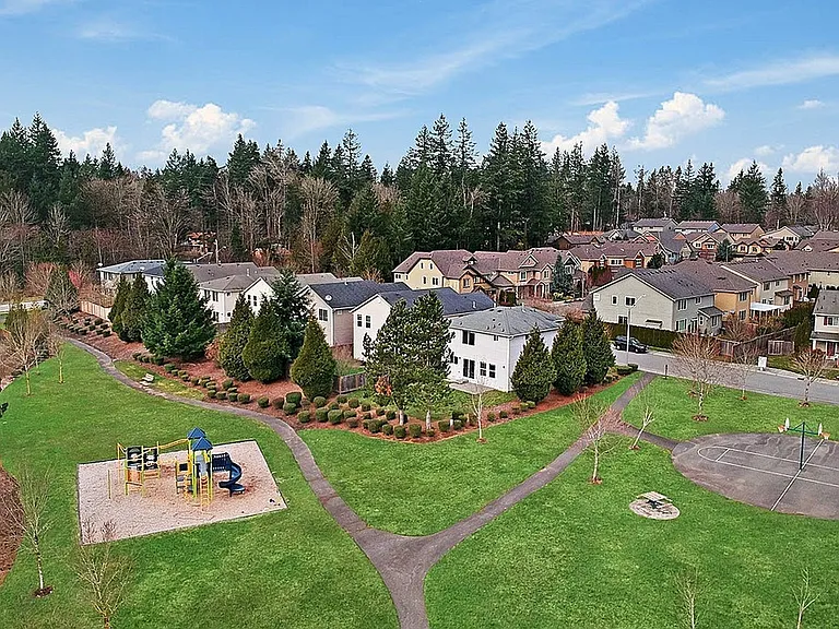 24852 SE 19th St — Photo 28