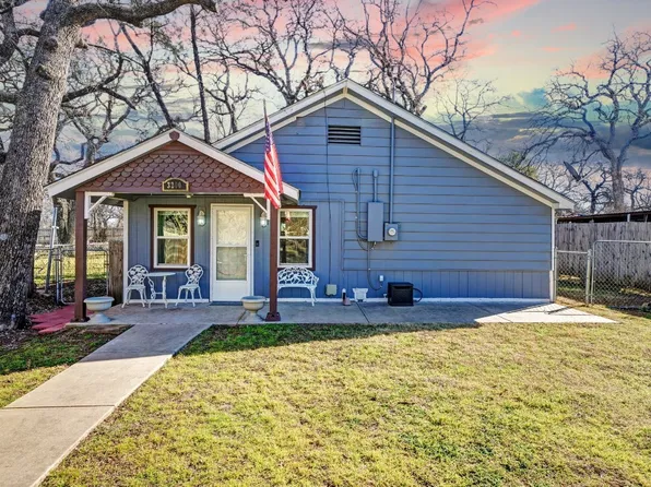 3200 Huron Trl, Lake Worth, TX 76135