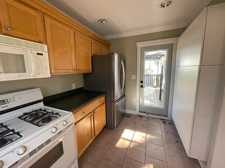 156 Murray Hill Ave — Photo 3