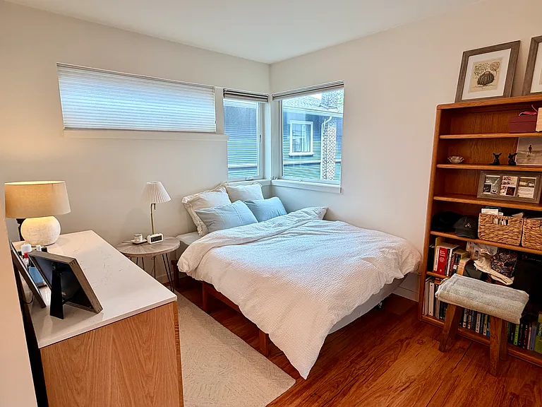 2351 Franklin Ave E #202 — Photo 18