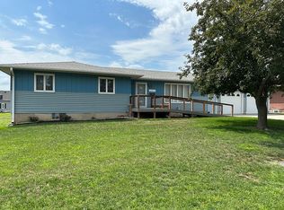 805 N A St, Fairfield, NE 68938