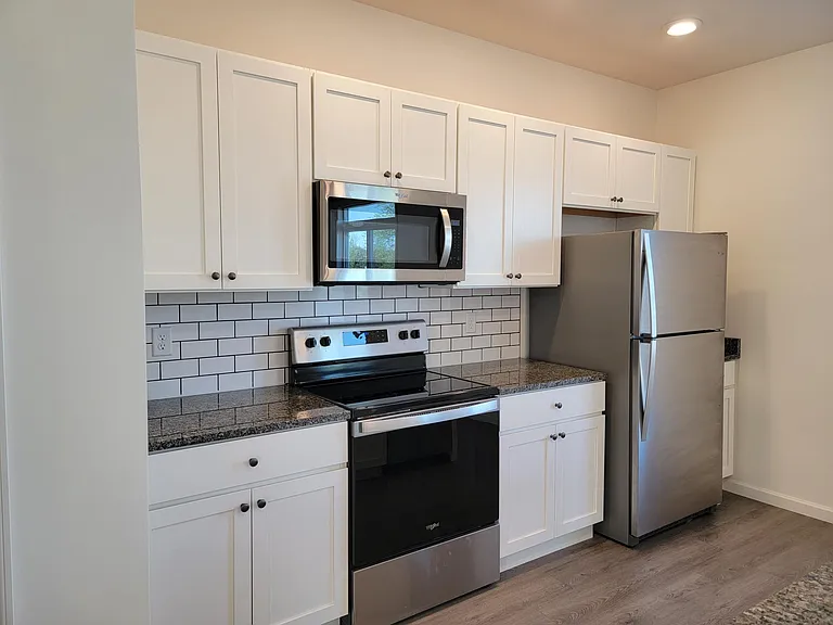 4620 Commerce St — Photo 7